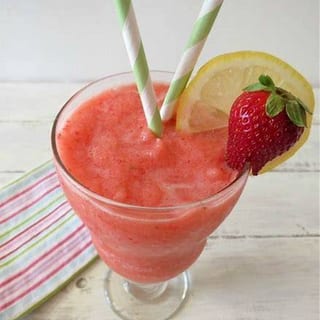FRESH SQUEEZED FRAPPE STRAWBERRRY LEMONADE