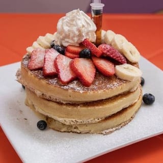FRESH FRUIT PANCAKES