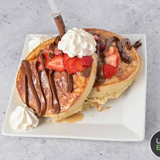 NUTELLA AND STRAWBERRIES PANCAKES