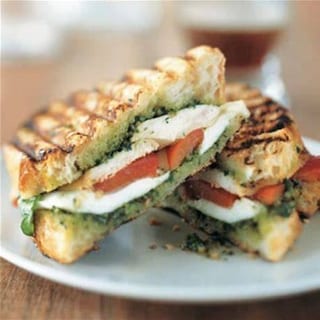 GRILLED CHICKEN PESTO SANDWICH WITH FRIES