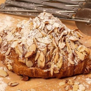 ALMOND ARTISAN CROISSANT