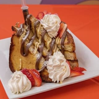 NUTELLA AND STRAWBERRIES FRENCH TOAST